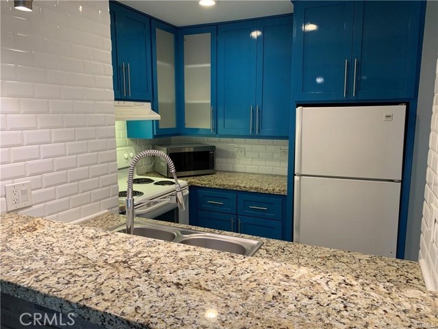 Detail Gallery Image 11 of 31 For 15425 Sherman Way #217,  Van Nuys,  CA 91406 - 1 Beds | 1 Baths