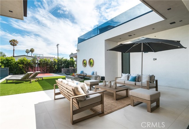 Detail Gallery Image 39 of 73 For 13340 Chandler Bld, Sherman Oaks,  CA 91401 - 6 Beds | 6 Baths