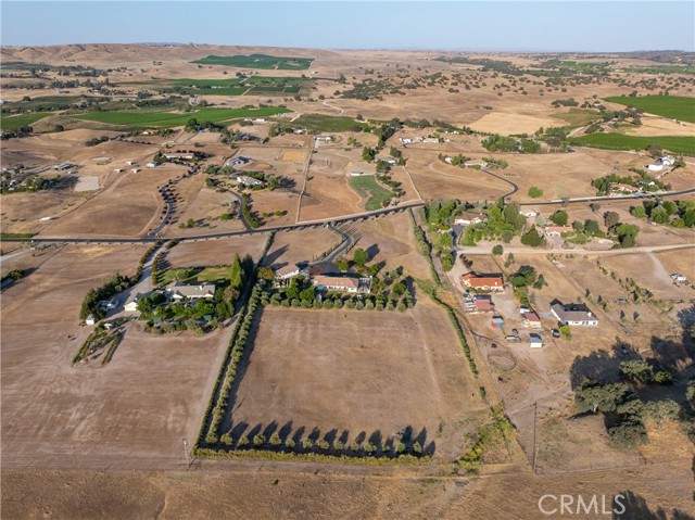 5570 Rancho La Loma Linda Drive, Paso Robles CA: https://media.crmls.org/medias/b1229b0c-9b00-4f55-a965-d7700d831855.jpg