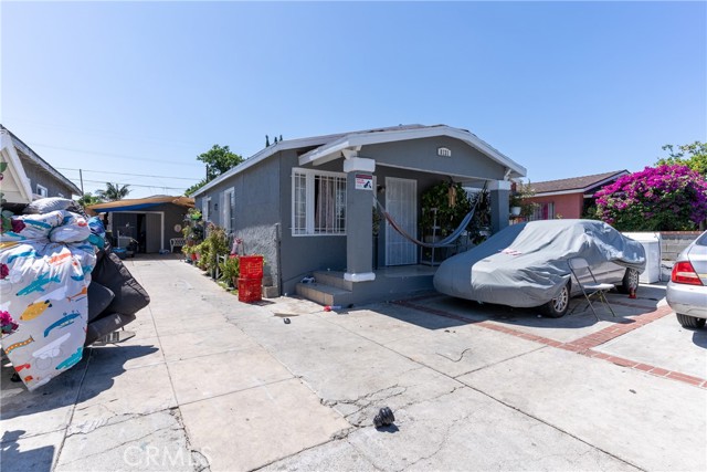 8131 Holmes Ave, Los Angeles, CA 90001