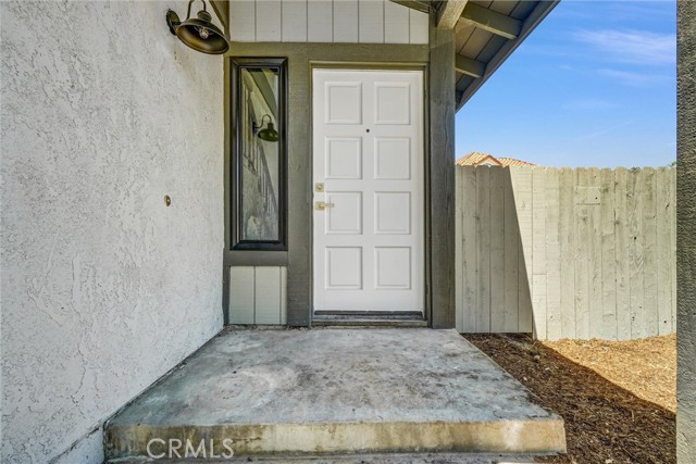 738 Amberwood Drive, Santa Ana CA: https://media.crmls.org/medias/b12486b6-bbdc-48ef-963e-ce4931b2ba26.jpg