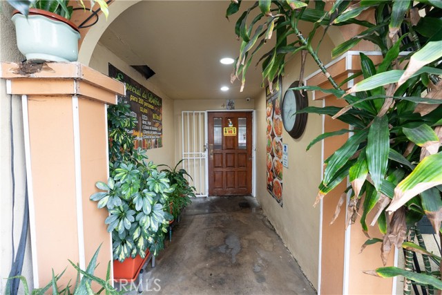 5949 Whittier, Los Angeles CA: https://media.crmls.org/medias/b12541dc-b86a-4be8-b259-711a8e32e6a4.jpg