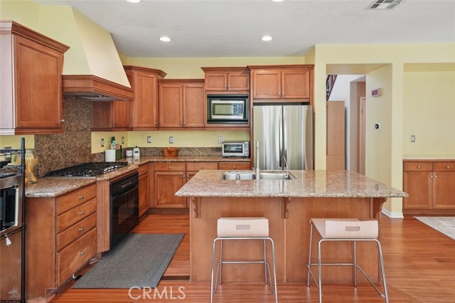 Detail Gallery Image 11 of 50 For 19540 Ellis Henry Ct, Newhall,  CA 91321 - 5 Beds | 3 Baths