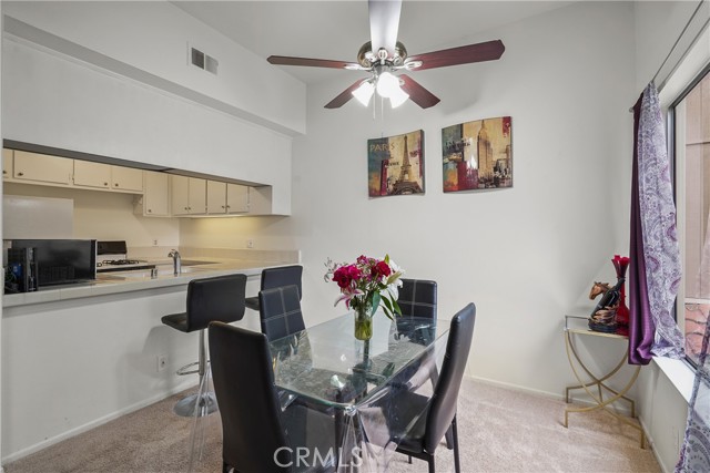 Detail Gallery Image 5 of 31 For 1712 Sinaloa Rd #203,  Simi Valley,  CA 93065 - 2 Beds | 2 Baths