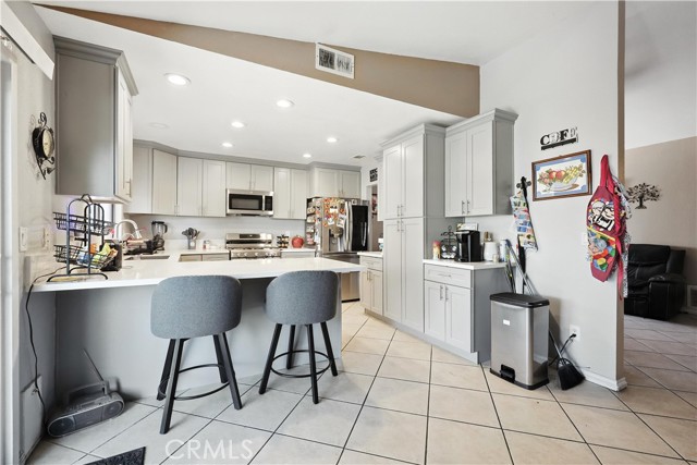 769 Harding, Hemet CA: https://media.crmls.org/medias/b125f666-e96e-478a-ba36-b92f0c882bd9.jpg
