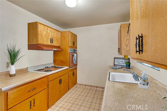 Detail Gallery Image 11 of 27 For 976 Granada Cir, Los Banos,  CA 93635 - 3 Beds | 2 Baths