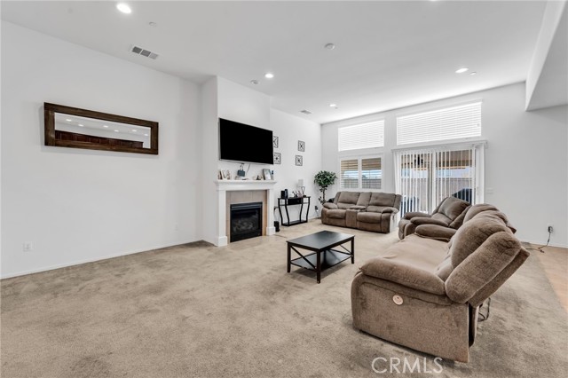 16252 Gibson Street, Victorville CA: https://media.crmls.org/medias/b1263164-0581-49c7-8780-42bf74503a6c.jpg