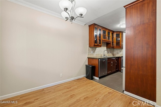 Detail Gallery Image 16 of 33 For 3220 Altura Ave #220,  Glendale,  CA 91214 - 1 Beds | 1 Baths