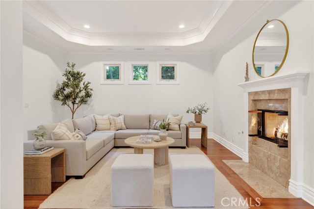 Detail Gallery Image 12 of 74 For 113 S Herrin, Manhattan Beach,  CA 90266 - 5 Beds | 4/1 Baths