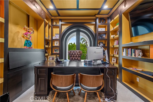 Detail Gallery Image 15 of 41 For 25548 Kingston Ct, Calabasas,  CA 91302 - 5 Beds | 6/1 Baths