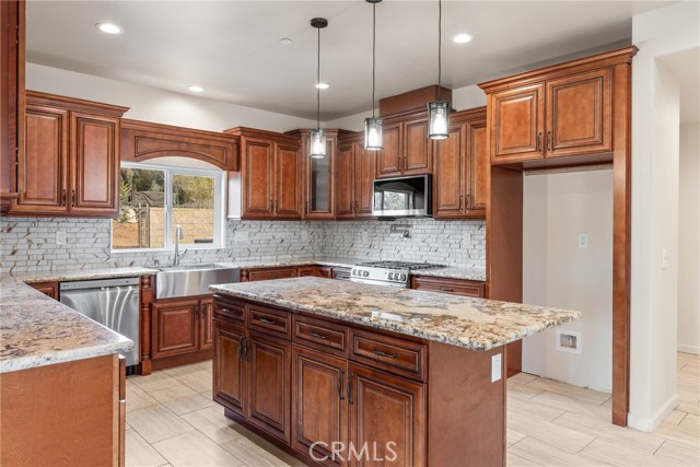 Detail Gallery Image 16 of 70 For 35750 Brookwood Ct, Yucaipa,  CA 92399 - 5 Beds | 4/1 Baths