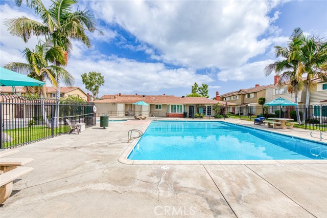 Detail Gallery Image 32 of 56 For 11879 Sungrove Cir, Garden Grove,  CA 92840 - 3 Beds | 2/1 Baths