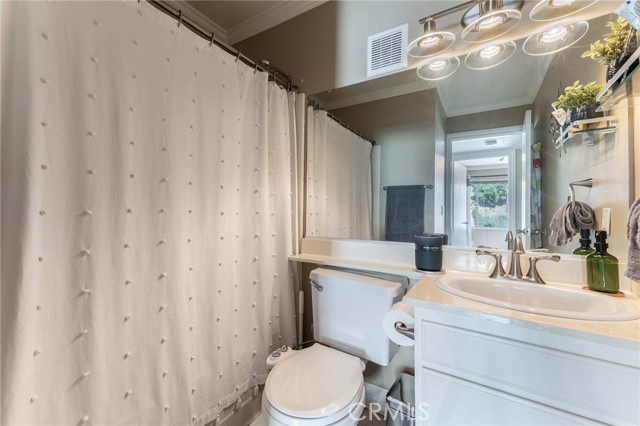 Detail Gallery Image 9 of 20 For 21226 Trumpet Dr #201,  Newhall,  CA 91321 - 2 Beds | 2 Baths