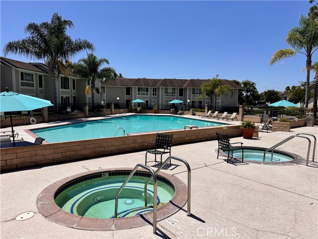 25885 Trabuco Road, Lake Forest CA: https://media.crmls.org/medias/b12879cd-0eae-427c-b3ce-d432cb08e3a9.jpg