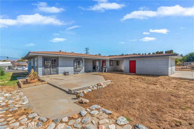 9600 51st, Jurupa Valley CA: https://media.crmls.org/medias/b1291f1e-018c-4834-8131-7f96f80beceb.jpg