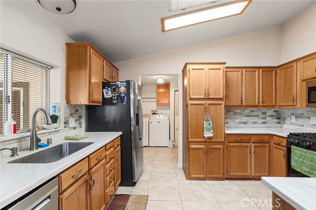 Detail Gallery Image 18 of 43 For 2050 Springfield Dr #323,  Chico,  CA 95928 - 2 Beds | 2 Baths