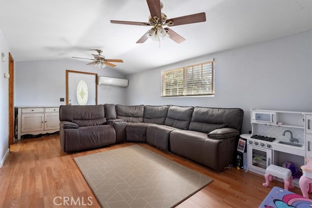 553 Well Road, Templeton CA: https://media.crmls.org/medias/b129f124-cec6-4d33-bc9c-e50ab2a02b5b.jpg