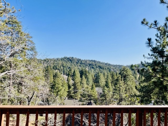 Detail Gallery Image 4 of 14 For 26620 Modoc, Lake Arrowhead,  CA 92352 - 3 Beds | 2/1 Baths