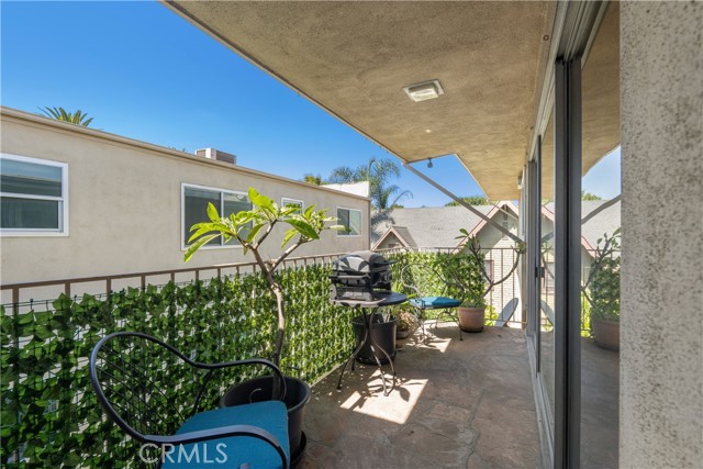 Detail Gallery Image 8 of 9 For 401 W 5th St 3b,  Long Beach,  CA 90802 - 2 Beds | 2 Baths