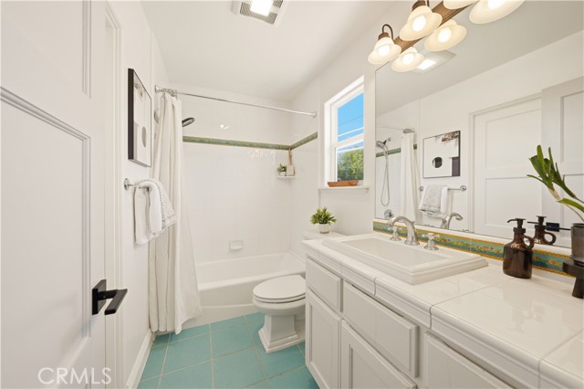 1756 10th, Manhattan Beach, California 90266, 5 Bedrooms Bedrooms, ,5 BathroomsBathrooms,Residential,For Sale,10th,SB26083535