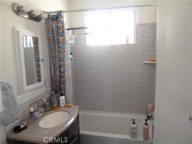 Detail Gallery Image 14 of 25 For 936 N Enid, Azusa,  CA 91702 - 4 Beds | 2 Baths