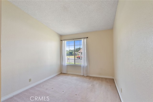 4740 Brookhill Ter, Jurupa Valley CA: https://media.crmls.org/medias/b12c8a61-3413-4f68-b535-35e71fbb40d6.jpg