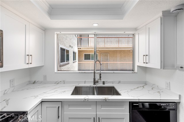 Detail Gallery Image 10 of 24 For 2310 N Fairview St #208,  Burbank,  CA 91504 - 2 Beds | 3 Baths