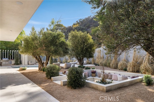 17177 Adlon Road, Encino CA: https://media.crmls.org/medias/b12d749f-fcf0-4a07-b5f4-9c42f1dcd134.jpg