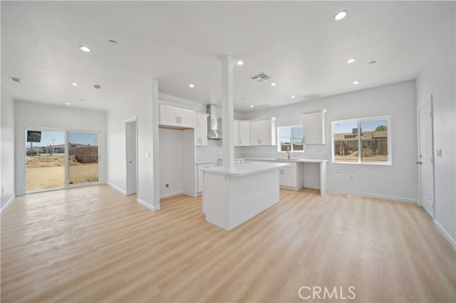 Detail Gallery Image 4 of 17 For 7612 Xavier, California City,  CA 93505 - 4 Beds | 2 Baths