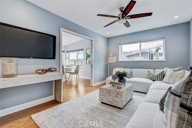 Detail Gallery Image 11 of 32 For 320 31 St, Manhattan Beach,  CA 90266 - 3 Beds | 2/1 Baths