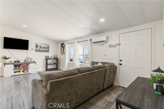 74993 Serrano Drive,  CA: https://media.crmls.org/medias/b1303728-2c6b-409e-8e49-06c062b0ee40.jpg