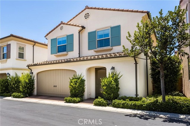38 Larkfield, Irvine CA: https://media.crmls.org/medias/b130a108-f6af-4469-86af-ed83b0c43e8e.jpg