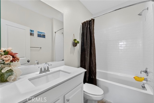3021 Jicarilla Drive, Fallbrook CA: https://media.crmls.org/medias/b130a32b-53ce-44a7-8fb7-5e0e1772e2cf.jpg