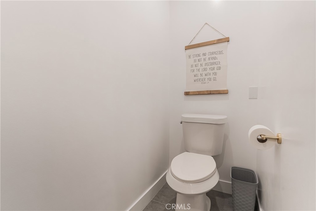 https://media.crmls.org/medias/b130a44e-9038-44f0-8930-ff450e6d456c.jpg?preset=X-Large