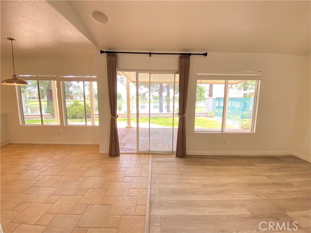 28562 Brige Water Lane, Menifee CA: https://media.crmls.org/medias/b130ef3c-592d-4d97-a287-030e1013fe70.jpg