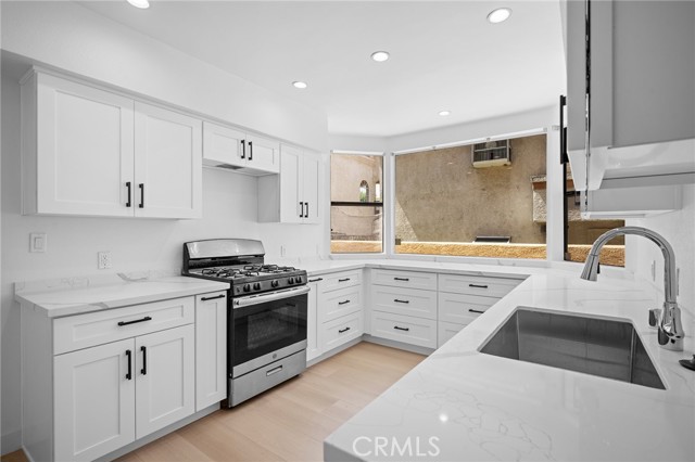 Detail Gallery Image 15 of 33 For 350 W Loraine St #101,  Glendale,  CA 91202 - 2 Beds | 2 Baths