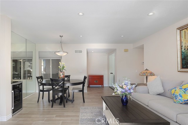 Detail Gallery Image 11 of 26 For 460 Arbor Lane Ct #103,  Thousand Oaks,  CA 91360 - 2 Beds | 2 Baths