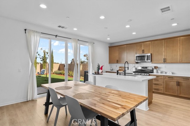 Detail Gallery Image 10 of 35 For 14294 Hercules Street, Hesperia,  CA 92435 - 3 Beds | 2/1 Baths