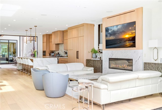 Detail Gallery Image 11 of 62 For 221 Heliotrope Ave, Corona Del Mar,  CA 92625 - 4 Beds | 5/1 Baths