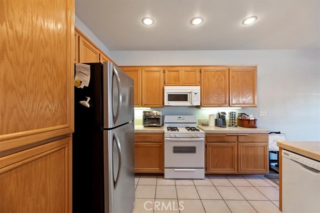 Detail Gallery Image 16 of 48 For 7686 Calle Hacienda, Highland,  CA 92346 - 4 Beds | 2/1 Baths