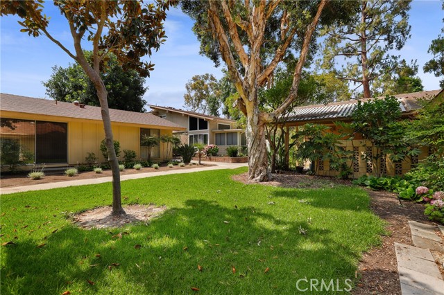 Detail Gallery Image 26 of 34 For 141 Avenida Majorca #B,  Laguna Woods,  CA 92637 - 2 Beds | 1/1 Baths