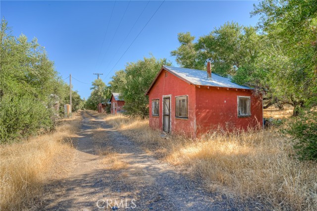 16 Rocky Drive, Oroville CA: https://media.crmls.org/medias/b132c50d-cf6b-40f1-b683-0584c95be179.jpg