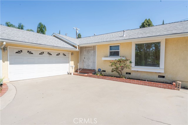 Detail Gallery Image 2 of 34 For 11043 Babbitt Ave, Granada Hills,  CA 91344 - 3 Beds | 2 Baths