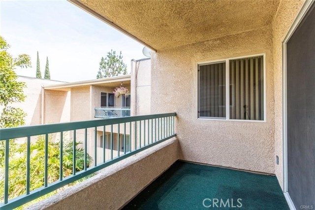 Detail Gallery Image 8 of 17 For 18307 Burbank Bld #68,  Tarzana,  CA 91356 - 2 Beds | 2 Baths