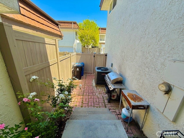 Detail Gallery Image 31 of 36 For 10068 Larwin Ave #2,  Chatsworth,  CA 91311 - 4 Beds | 3 Baths