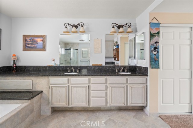 Detail Gallery Image 22 of 43 For 24221 Cary Ct, Newhall,  CA 91321 - 5 Beds | 4 Baths