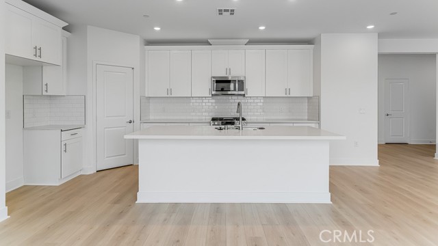 Detail Gallery Image 2 of 13 For 33328 Rusty Ct, French Valley,  CA 92596 - 5 Beds | 3 Baths