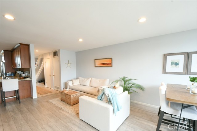 Detail Gallery Image 7 of 20 For 3957 Warner Ave, Huntington Beach,  CA 92649 - 2 Beds | 2 Baths