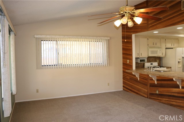 Detail Gallery Image 11 of 35 For 2186 Redwood Dr, Hemet,  CA 92545 - 3 Beds | 2 Baths