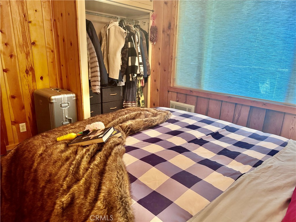 https://media.crmls.org/medias/b137ee8e-bfca-442f-b762-92c0503abf3a.jpg?preset=X-Large